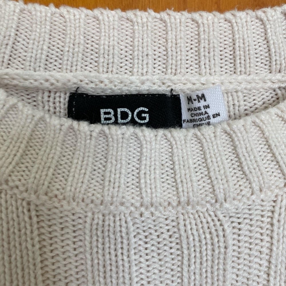 BDG Cropped Sweater - Picture 4 of 4